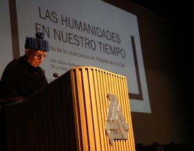 La Cátedra Prima fue una conferencia del Dr. Álvaro Rodríguez Echeverría, que abordó la manera de ver el mundo de nuevos profesionistas de la FHyCS.